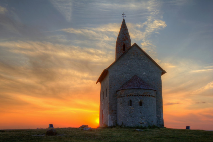 Kostol, Západ slnka