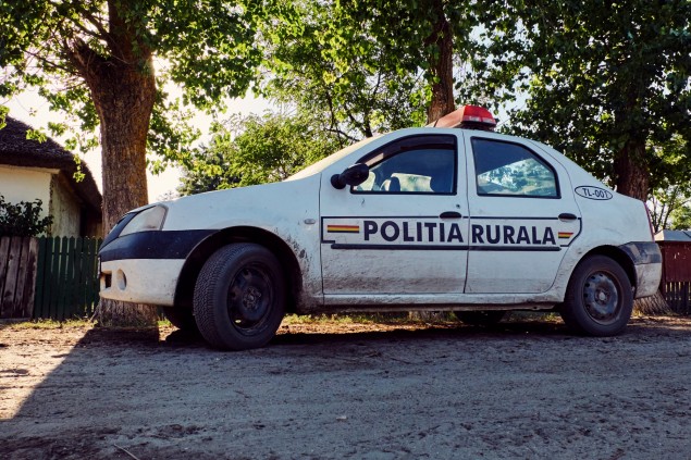 Policajné auto bolo snáď jediné, ktoré malo ŠPZ :)