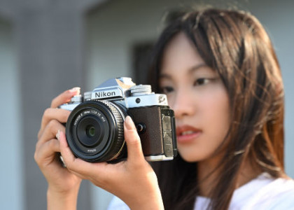 Nikon vydáva novú striebornú verziu ikonického modelu  Nikon Zf