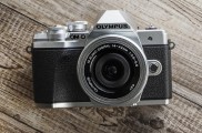 Olympus OM-D E-M10 Mark III: Váš ideální společník na cesty