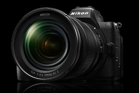 Nikon Z5 II - z amatra poloprofesionlom