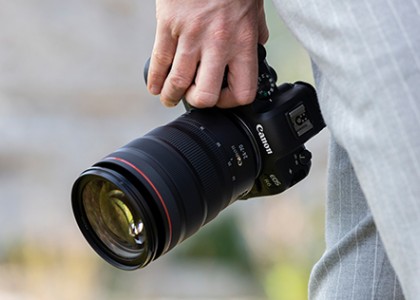Canon aktualizuje firmvér pre systém EOS R