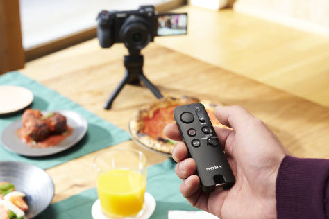 Sony predstavuje grip GP-VPT3 a ovlda RMT-VP2