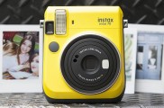Fujifilm Instax, fotoaparáty pre okamžitú fotografiu