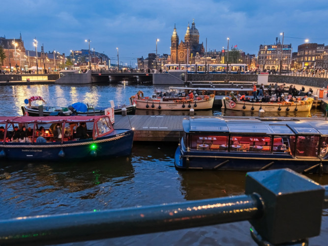 Amsterdam - pri hl. stanici