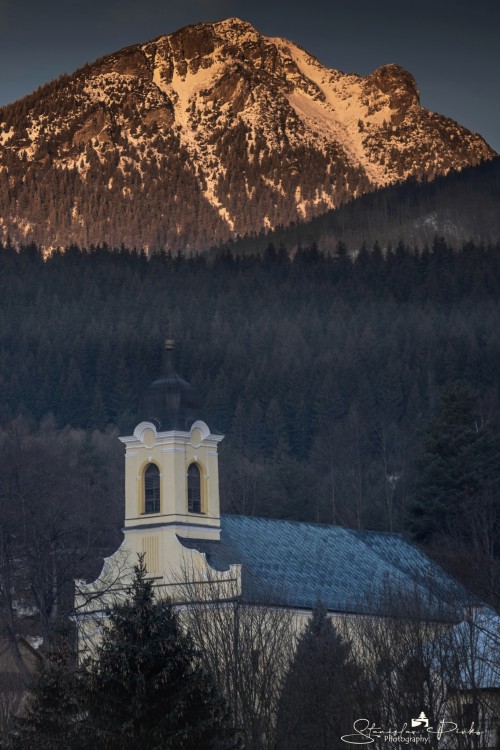 Liptov...Kostol povýšenia Svätého kríža...Veľký Choč.