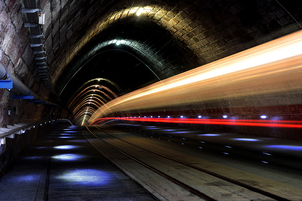 Tunel pod bratislavským hradom a električka č.5