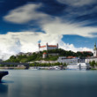 modrá