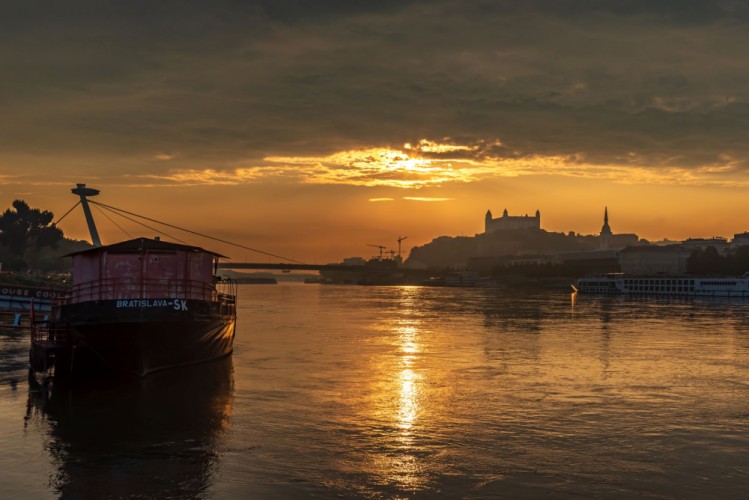 západ slnka pri Dunaji