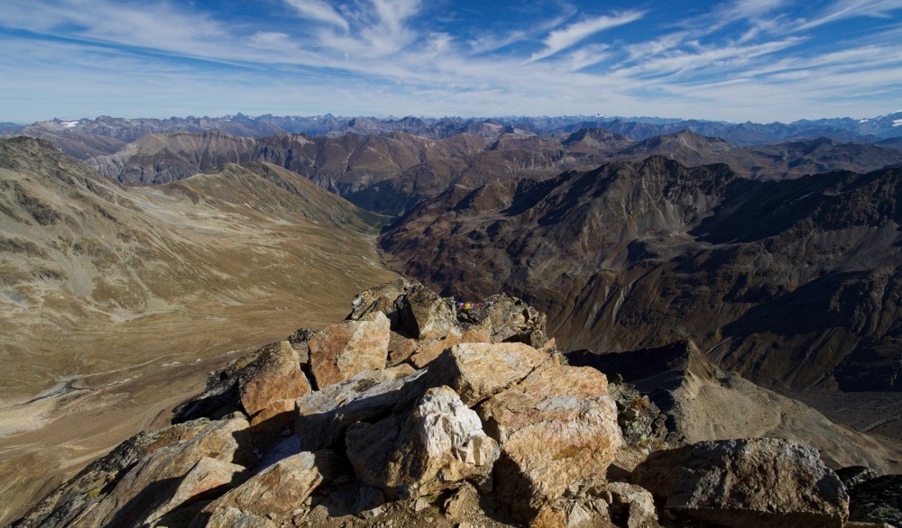 .. the whole world you can see (from Piz Languard, 3,262 m) ..﻿