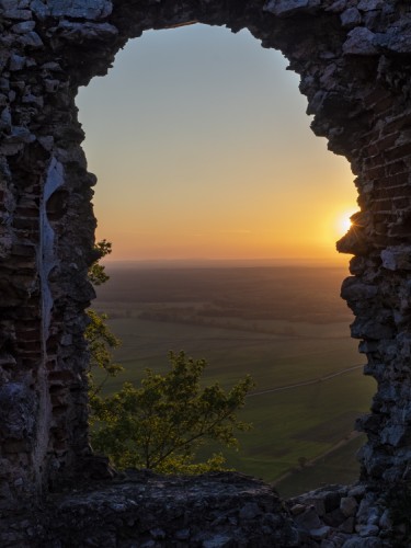 Podvečer na Plaveckom hrade