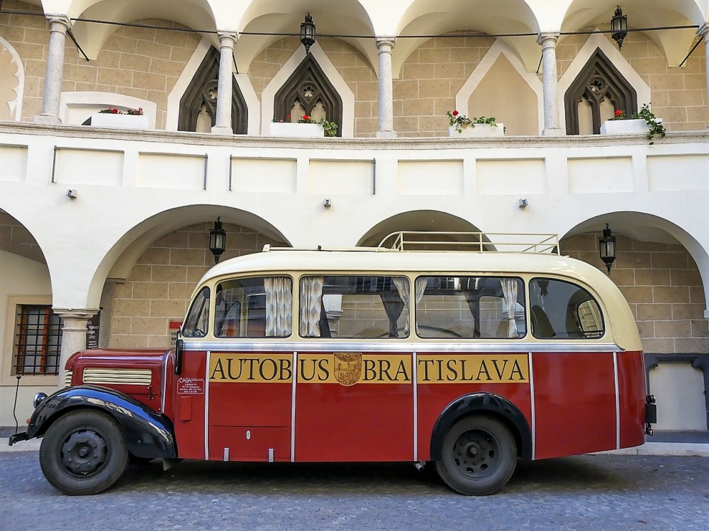 Retro autobus