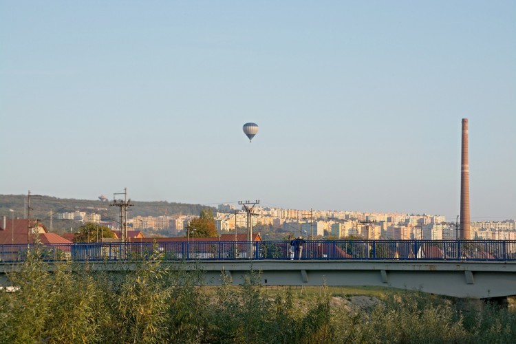 Balón nad sídliskom