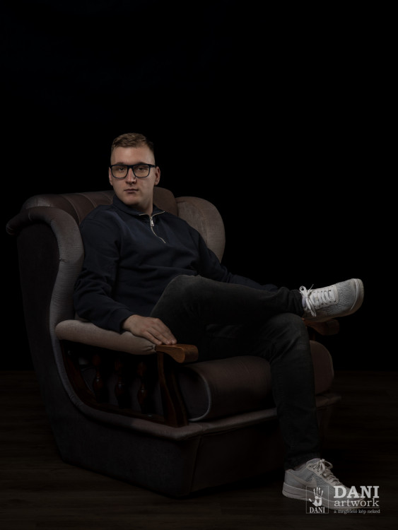 Portrét sediaceho muža