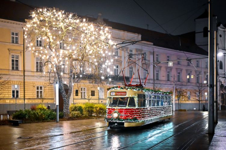 vianočná historická električka
