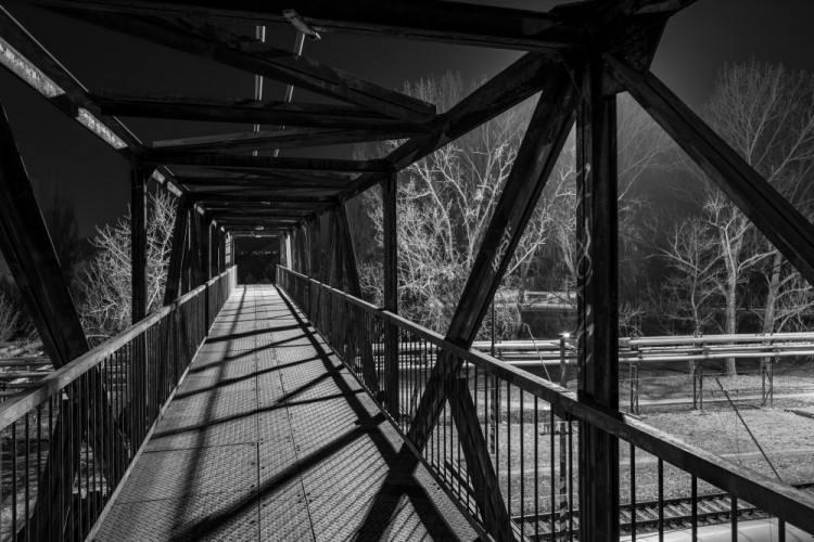 Prechod ponad železničnú trať