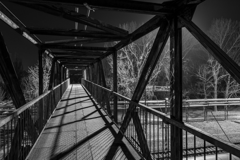 Prechod ponad železničnú trať