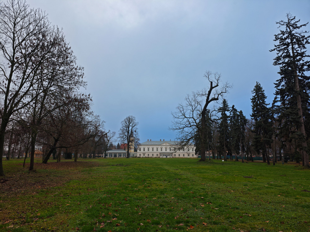 Park s kaštielom Voderady