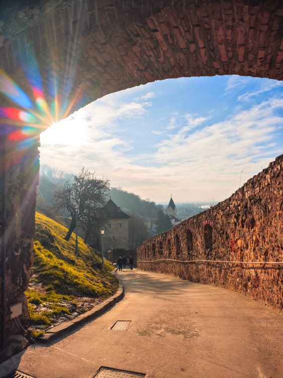 cestou z hradu Trenčín