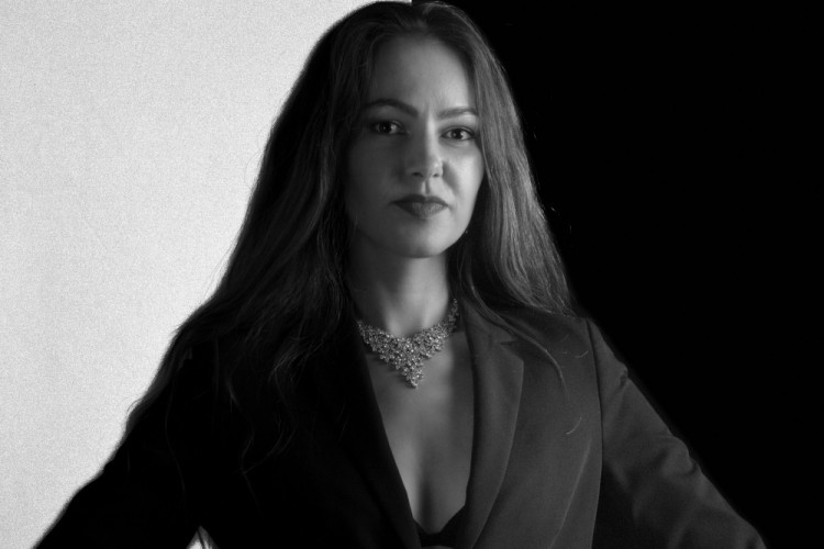 B&W