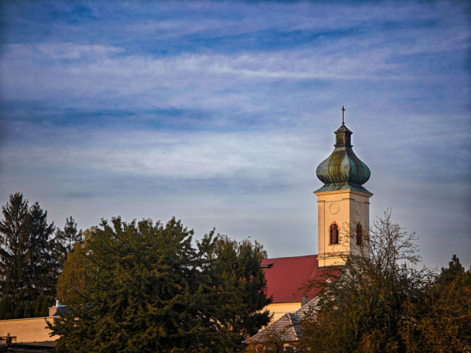 Adamovské Kochanovce