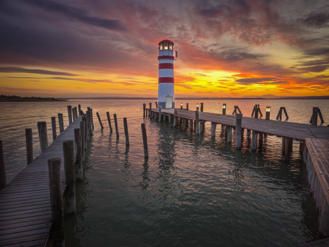 Maják na konci dňa