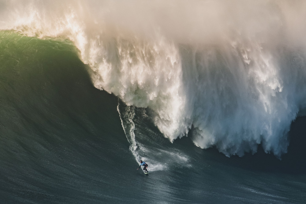Zimný surfing v Nazaré