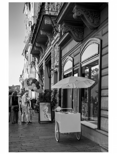 Street B/W