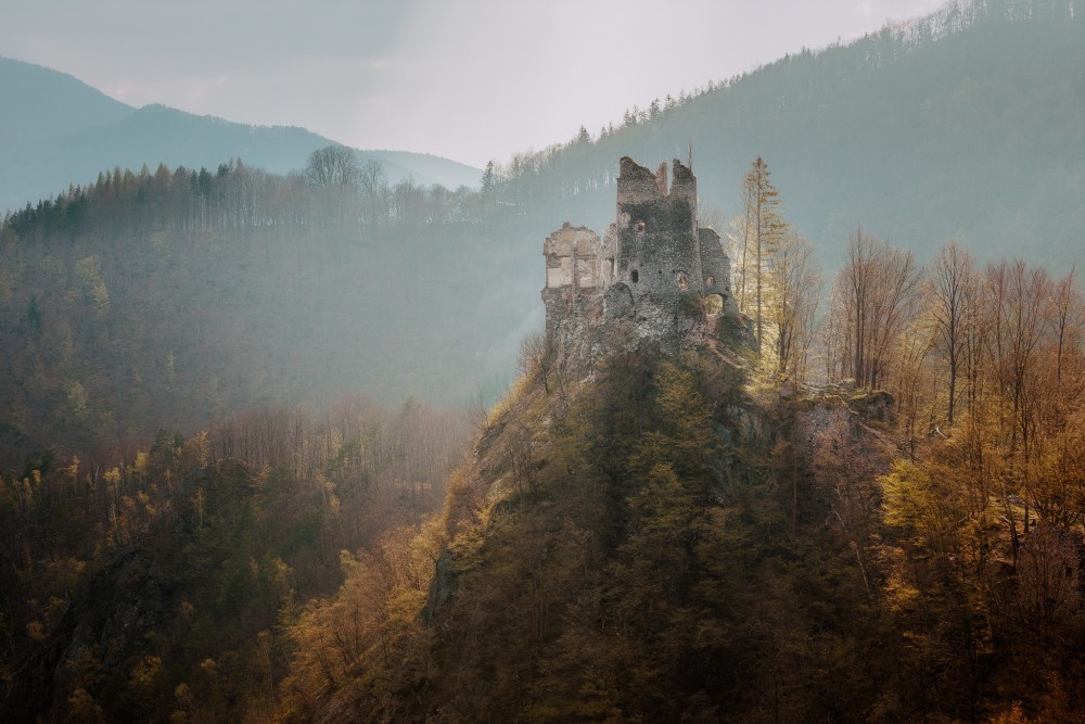 Starý hrad Varín (Starhrad)