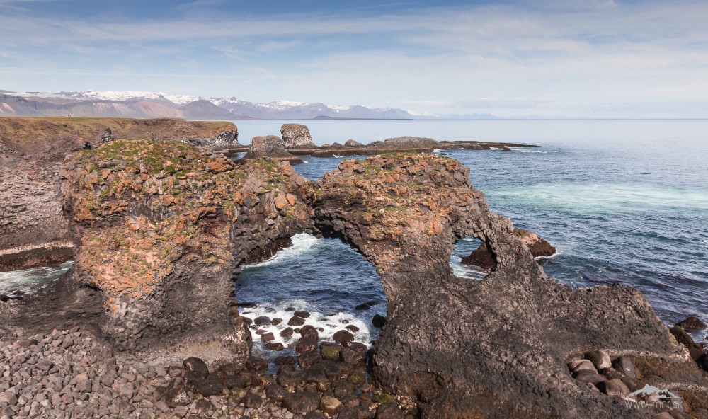 Arnarstapi beach