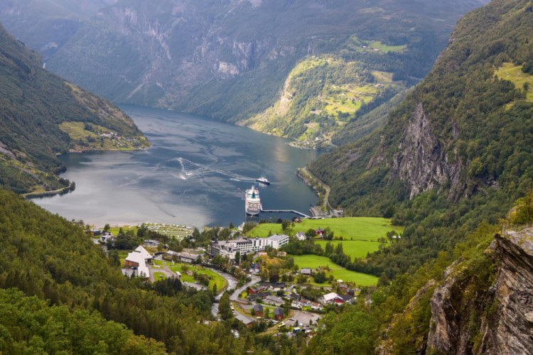 Geirangerfjord z vyhliadky Flydalsjuvet