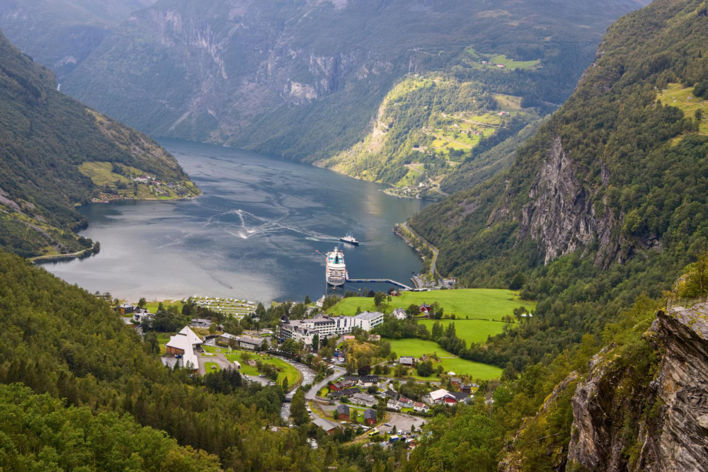 Geirangerfjord z vyhliadky Flydalsjuvet