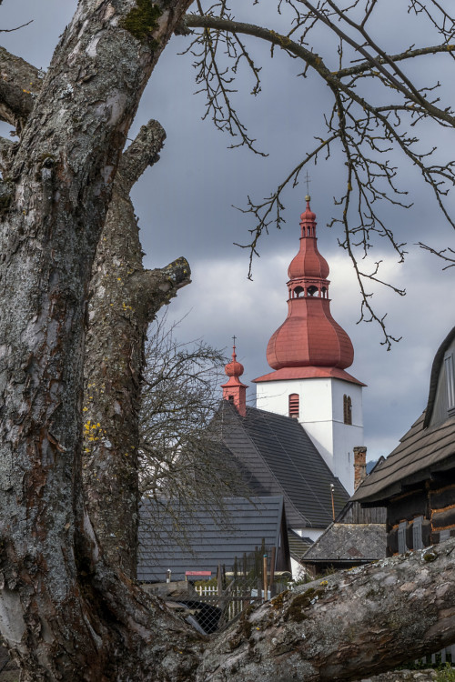 Kostol sv. Ladislava. Liptovské Matiašovce.