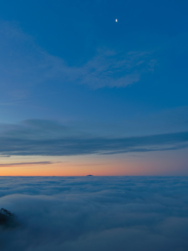 Inovec na konci modrej hodinky