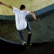 chlapec a skateboard