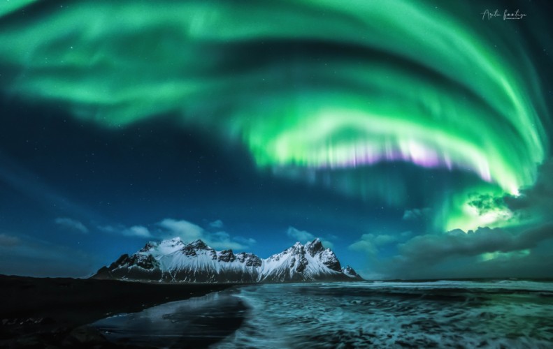 Aurora Borealis over Vestrahorn - Iceland