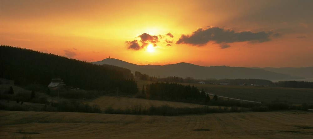 Keď zapadá nad Magurkou