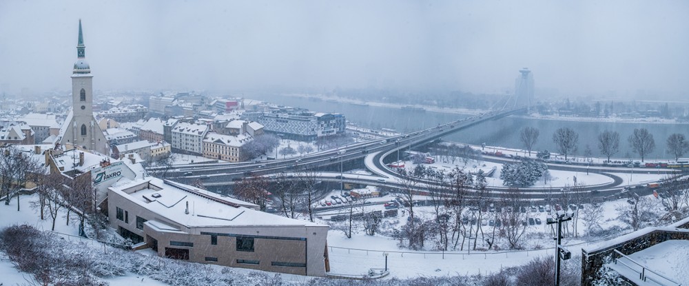 Bratislavska zasnezena panorama