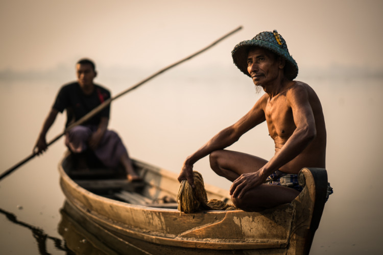Rybár na rieke Irrawaddy