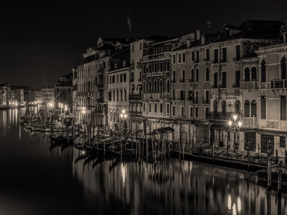 Riva del Vin-Grand Canal