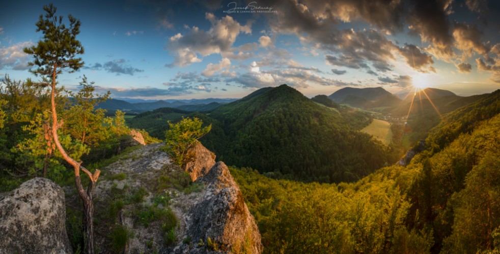 * Podvečer nad Kostolcom *