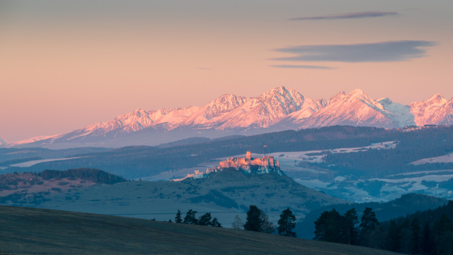 V prvých lúčoch...