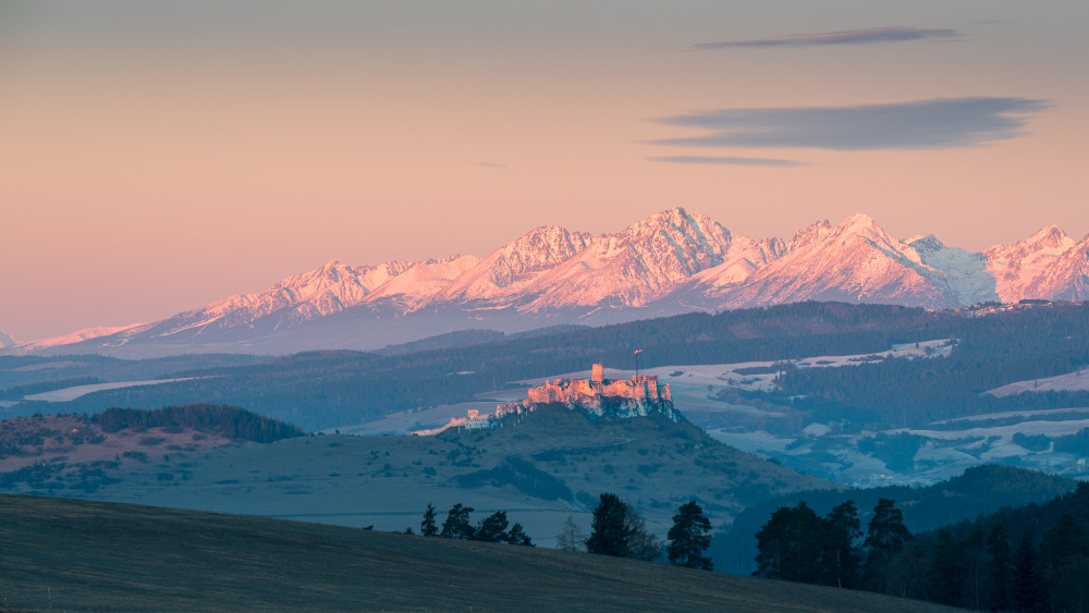 V prvých lúčoch...