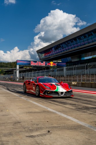 Ferrari 488 GT3 Challenge Evo