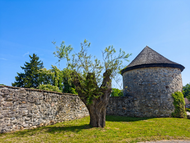 Červený Kameň - bašta