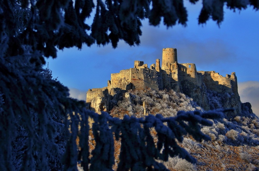 Spišský hrad v objatí námrazy