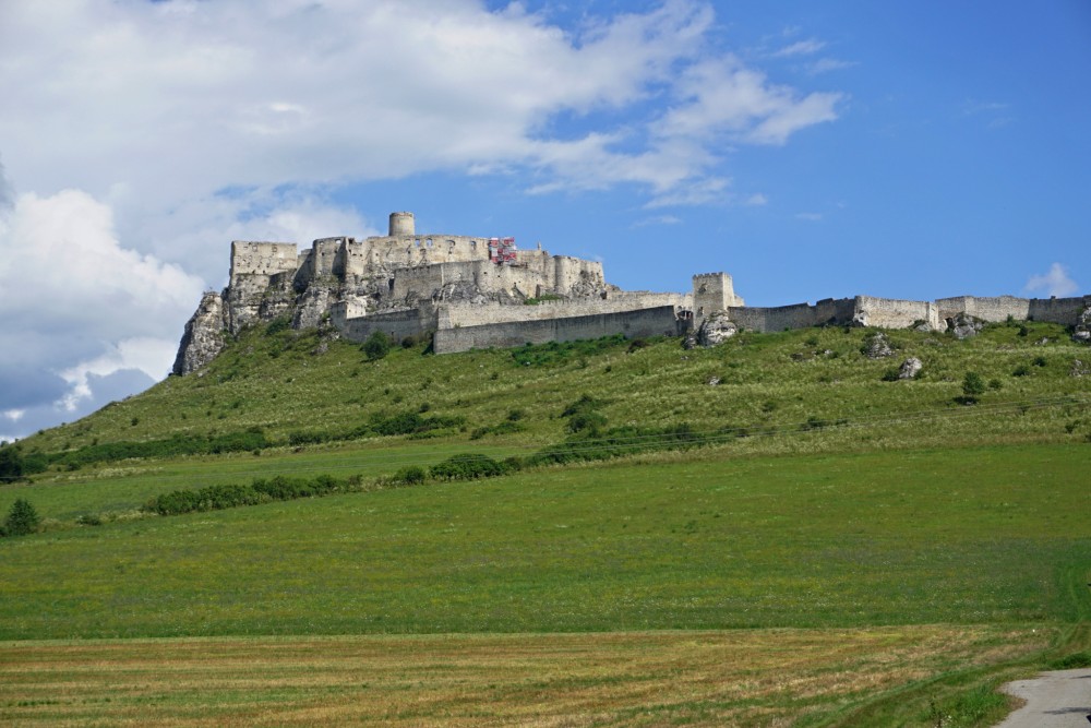 Spišský hrad od Sp. podhradia