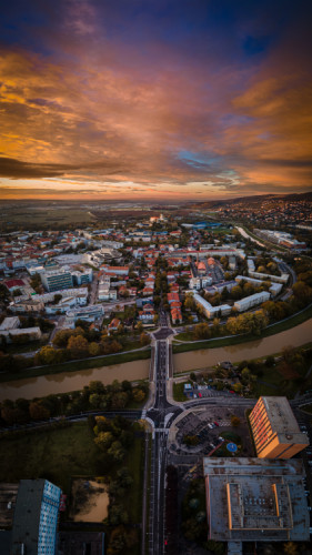 Nitra večer - vertikálna pano