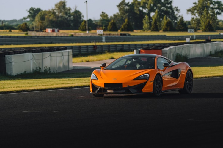 McLaren 570S