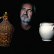 Tri prázdne nádoby
